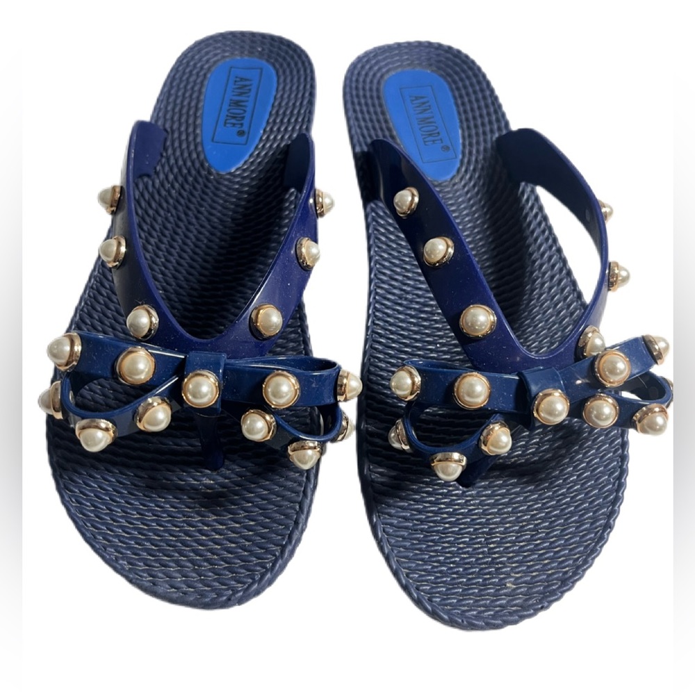 Ann More Navy Blue Bow & Pearl Rubber Thong Flip Flops Women’s Size 8 Sandals